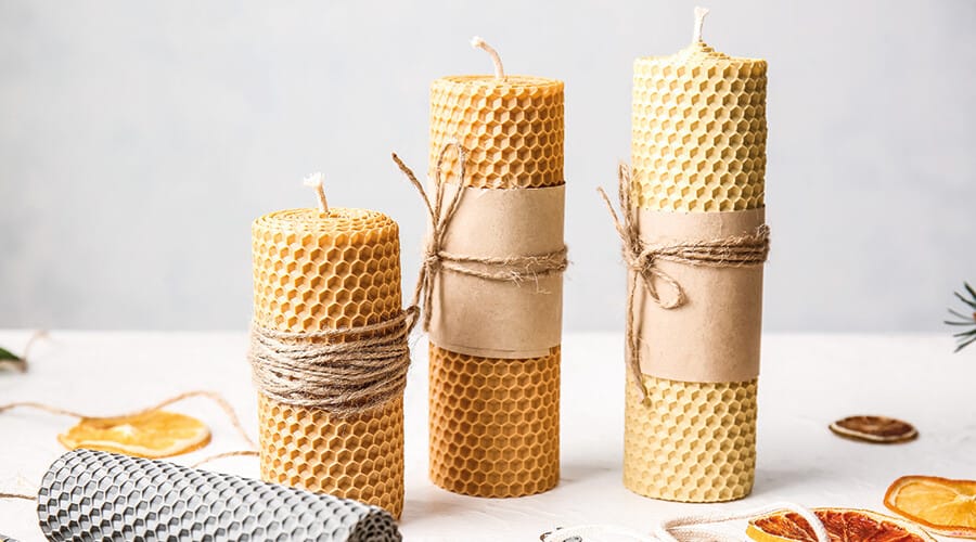 Cire d'abeille : comment confectionner des bougies.