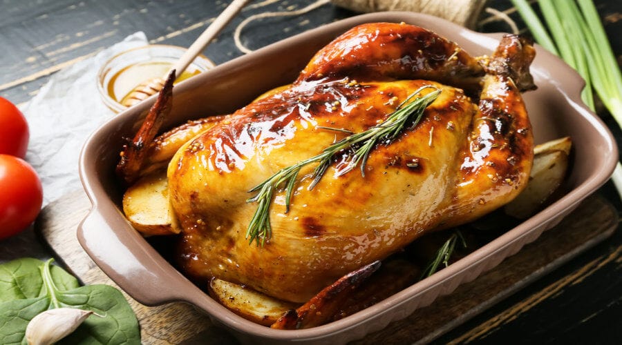 Le Poulet au Miel aux Oignons et Raisins Secs
